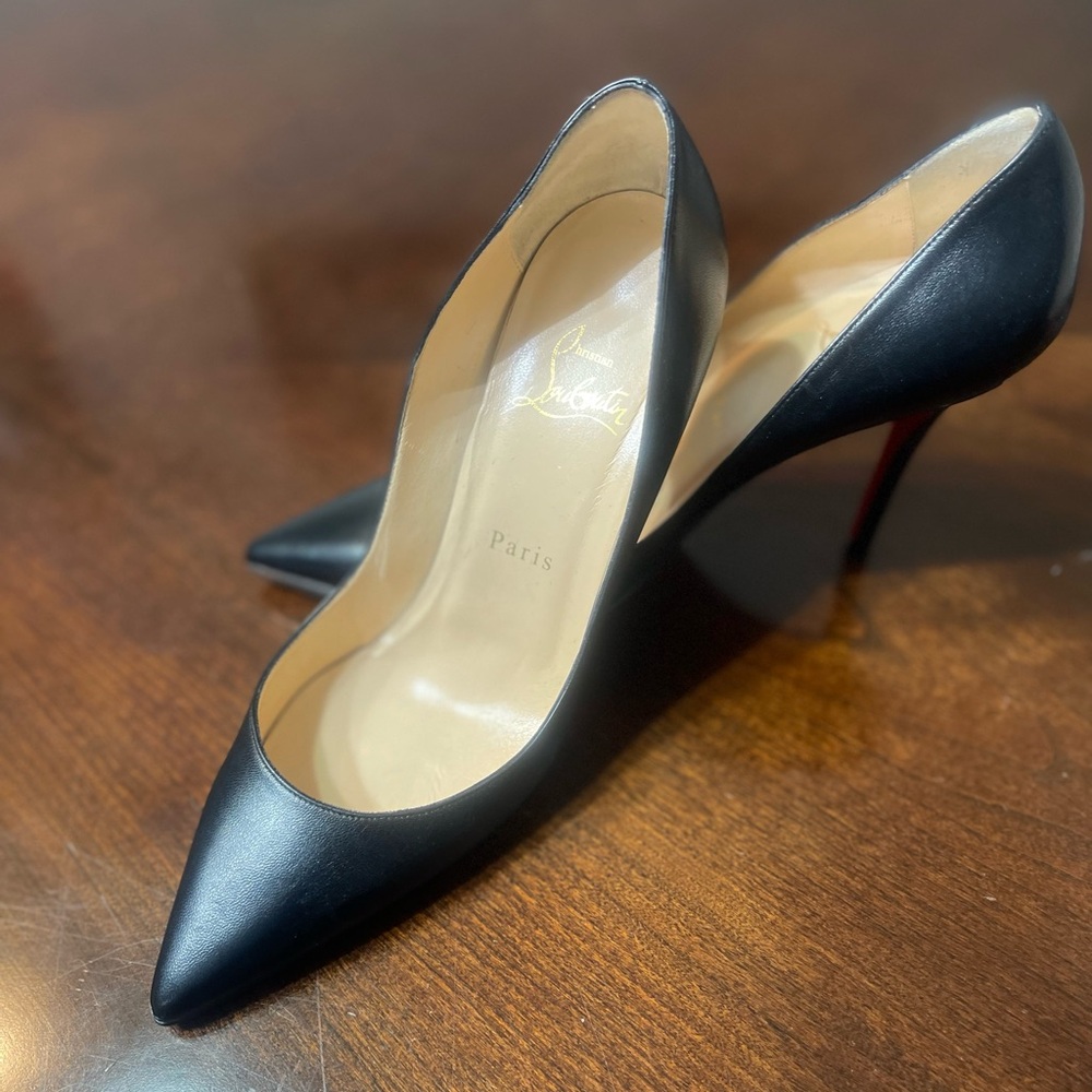 Christian Louboutin Apostrophy Leather pumps! 👠